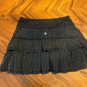 Polka dot lululemon tennis skirt, size 2, never worn